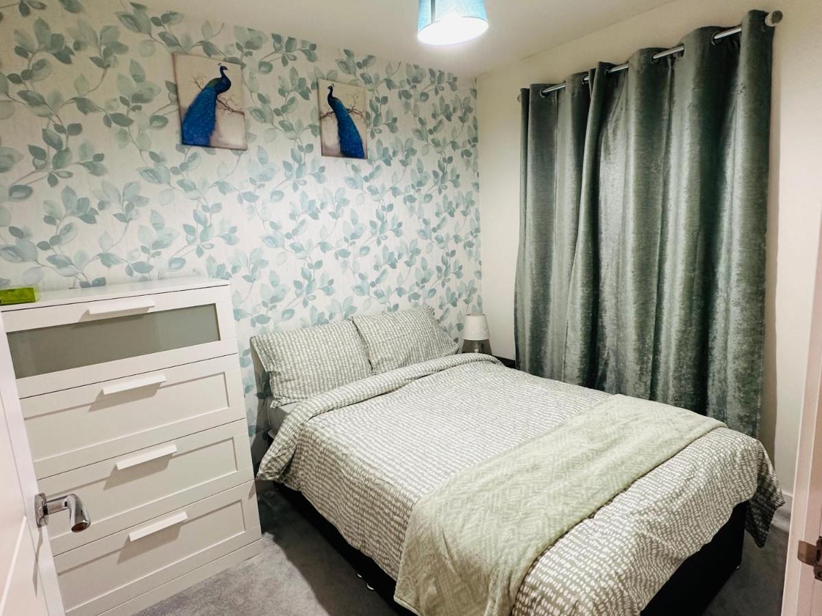 Modern 3 Bed Villa With Free Parking And Garden Close To City Center And Edinburgh Airport Exteriör bild