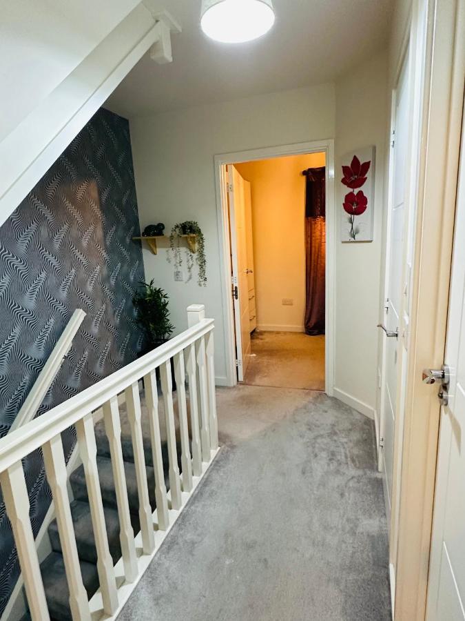 Modern 3 Bed Villa With Free Parking And Garden Close To City Center And Edinburgh Airport Exteriör bild