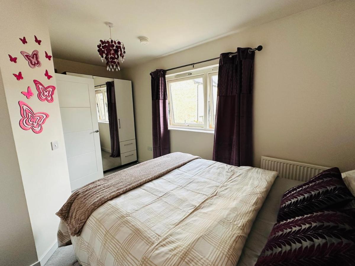 Modern 3 Bed Villa With Free Parking And Garden Close To City Center And Edinburgh Airport Exteriör bild