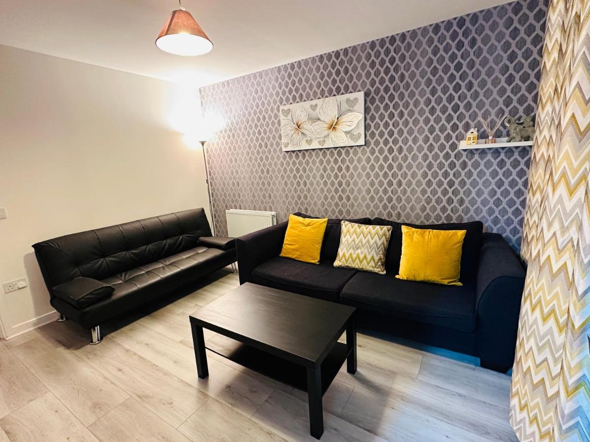 Modern 3 Bed Villa With Free Parking And Garden Close To City Center And Edinburgh Airport Exteriör bild